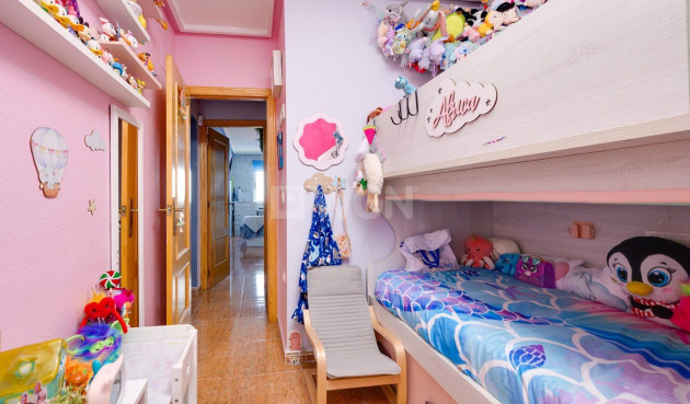 Odsprzedaż - Mieszkanie w bloku - Torrevieja - Centro