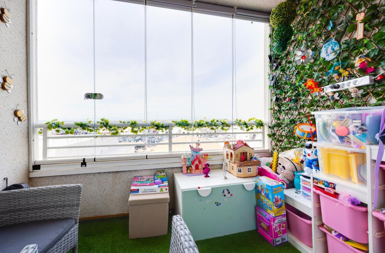 Odsprzedaż - Mieszkanie w bloku - Torrevieja - Centro