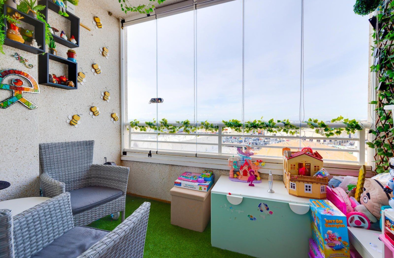 Odsprzedaż - Mieszkanie w bloku - Torrevieja - Centro