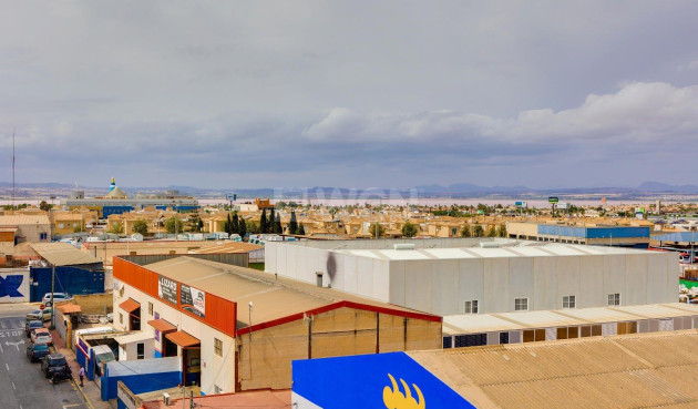 Odsprzedaż - Mieszkanie w bloku - Torrevieja - Centro