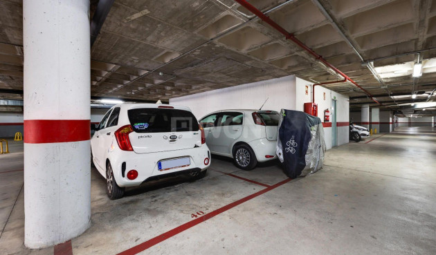 Odsprzedaż - Mieszkanie w bloku - Torrevieja - Centro