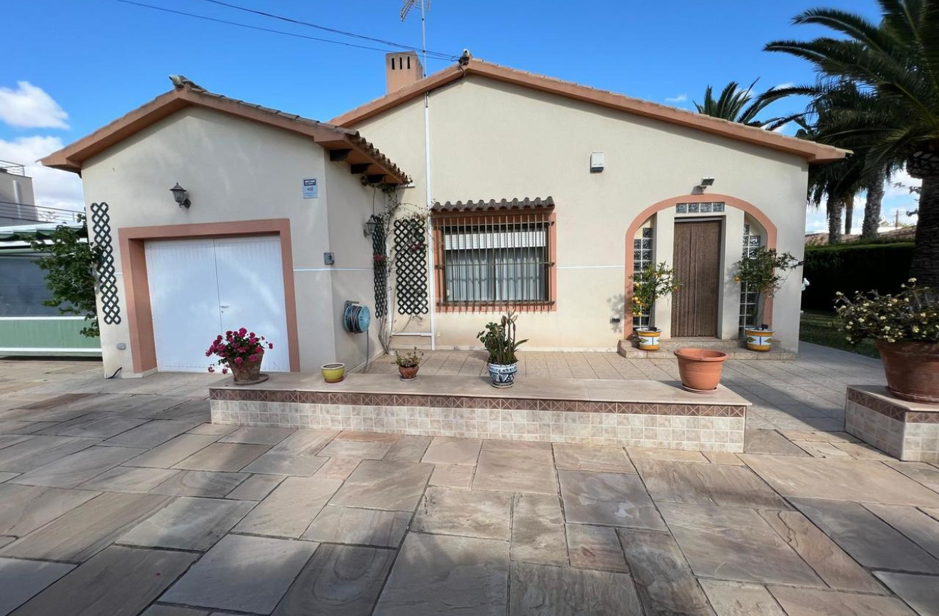 Resale - Villa - Cabo Roig - Costa Blanca