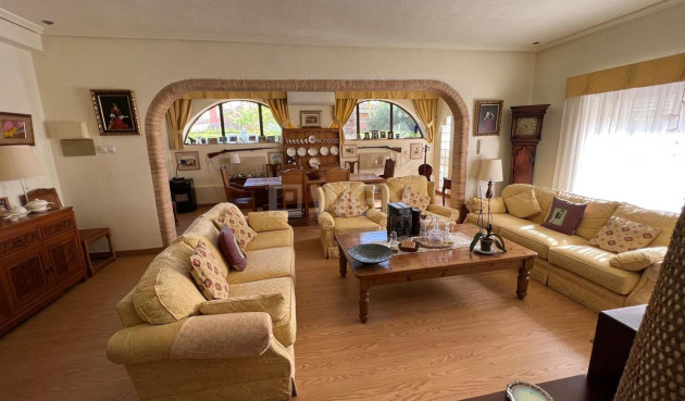 Resale - Villa - Cabo Roig - Costa Blanca