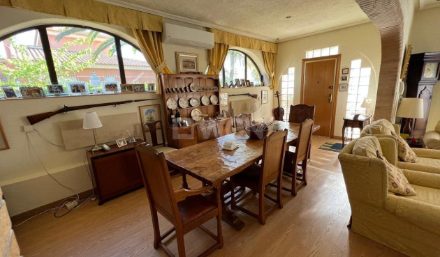 Resale - Villa - Cabo Roig - Costa Blanca