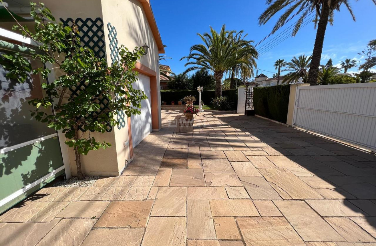 Resale - Villa - Cabo Roig - Costa Blanca