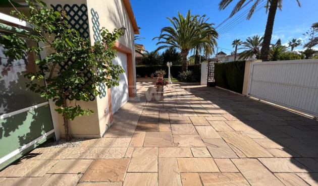 Resale - Villa - Cabo Roig - Costa Blanca