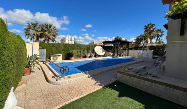 Resale - Villa - Cabo Roig - Costa Blanca