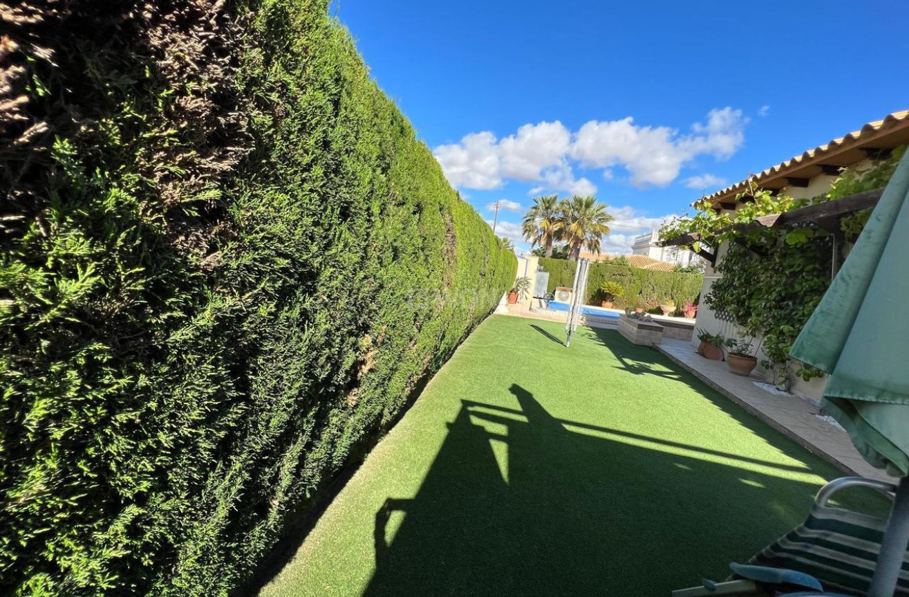 Resale - Villa - Cabo Roig - Costa Blanca