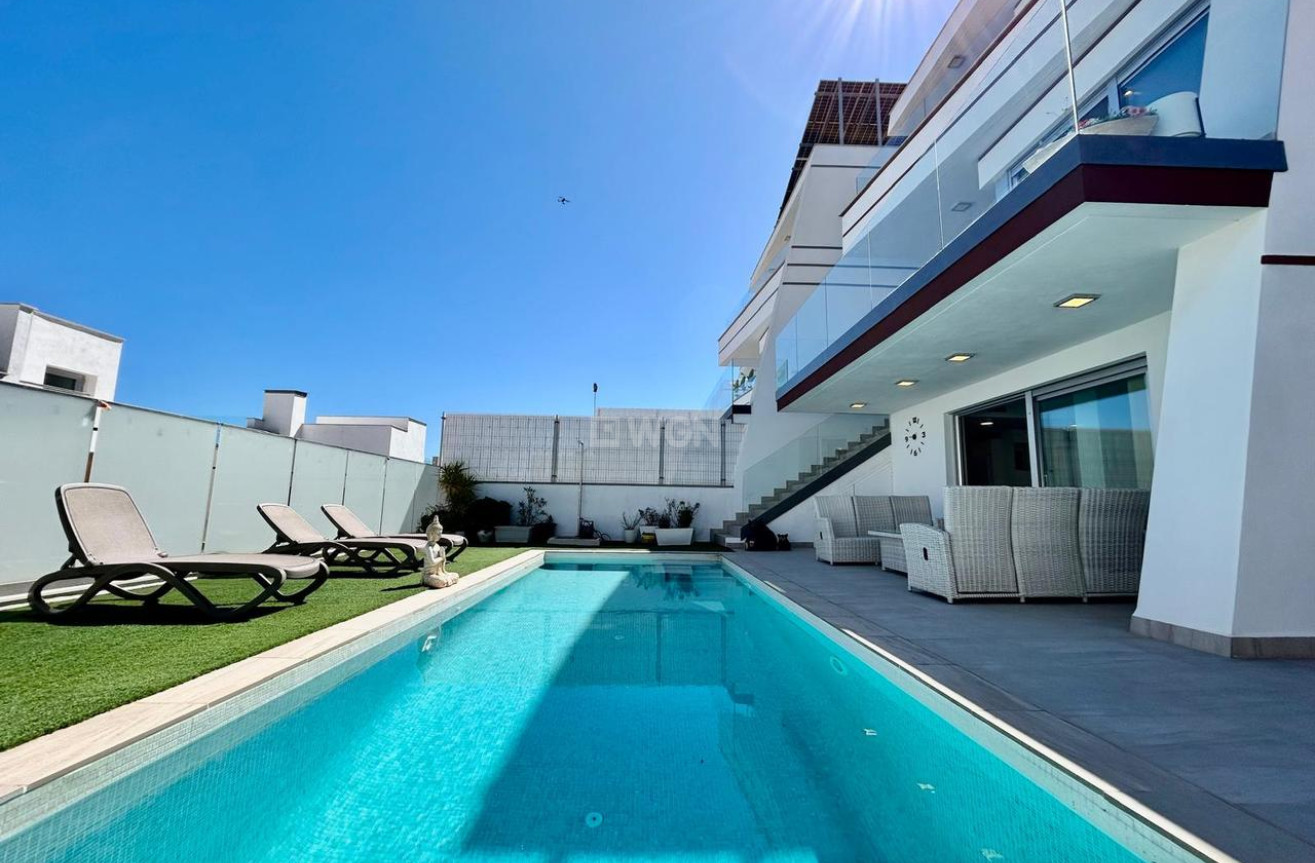 Resale - Villa - Villamartin - Costa Blanca