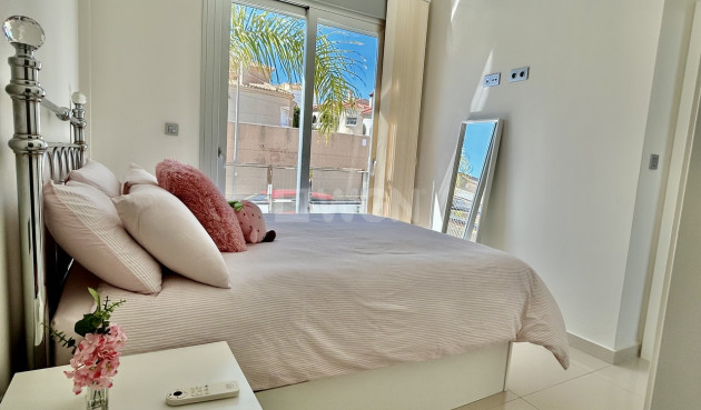 Resale - Villa - Villamartin - Costa Blanca