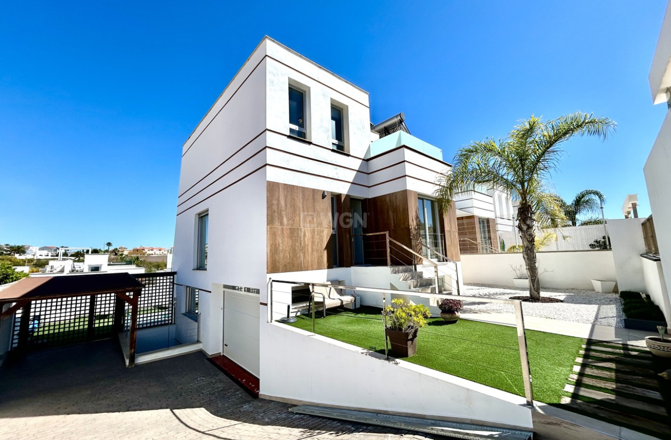 Resale - Villa - Villamartin - Costa Blanca