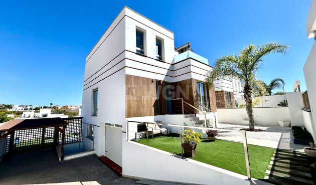 Resale - Villa - Villamartin - Costa Blanca