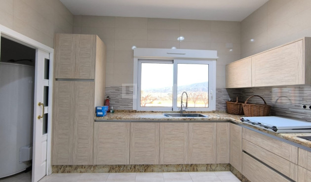 Resale - Villa - Pinoso - Inland