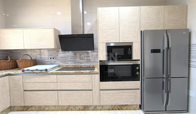 Resale - Villa - Pinoso - Inland