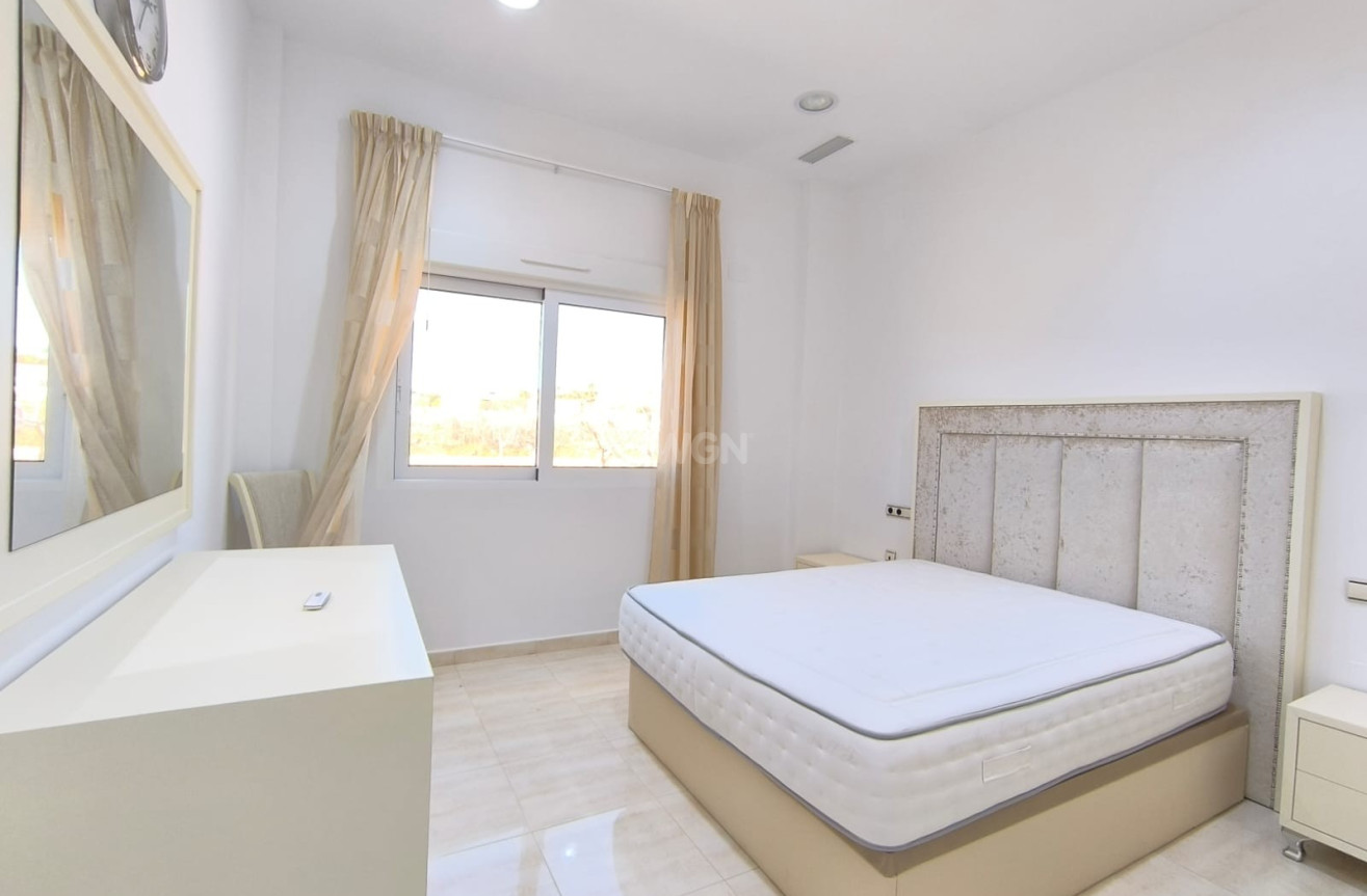 Resale - Villa - Pinoso - Inland