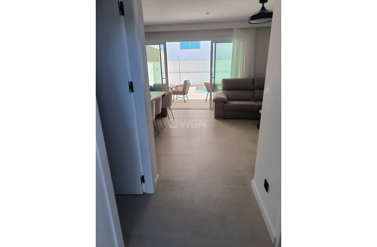 Resale - Bungalow - Pilar de la Horadada - El Mojón