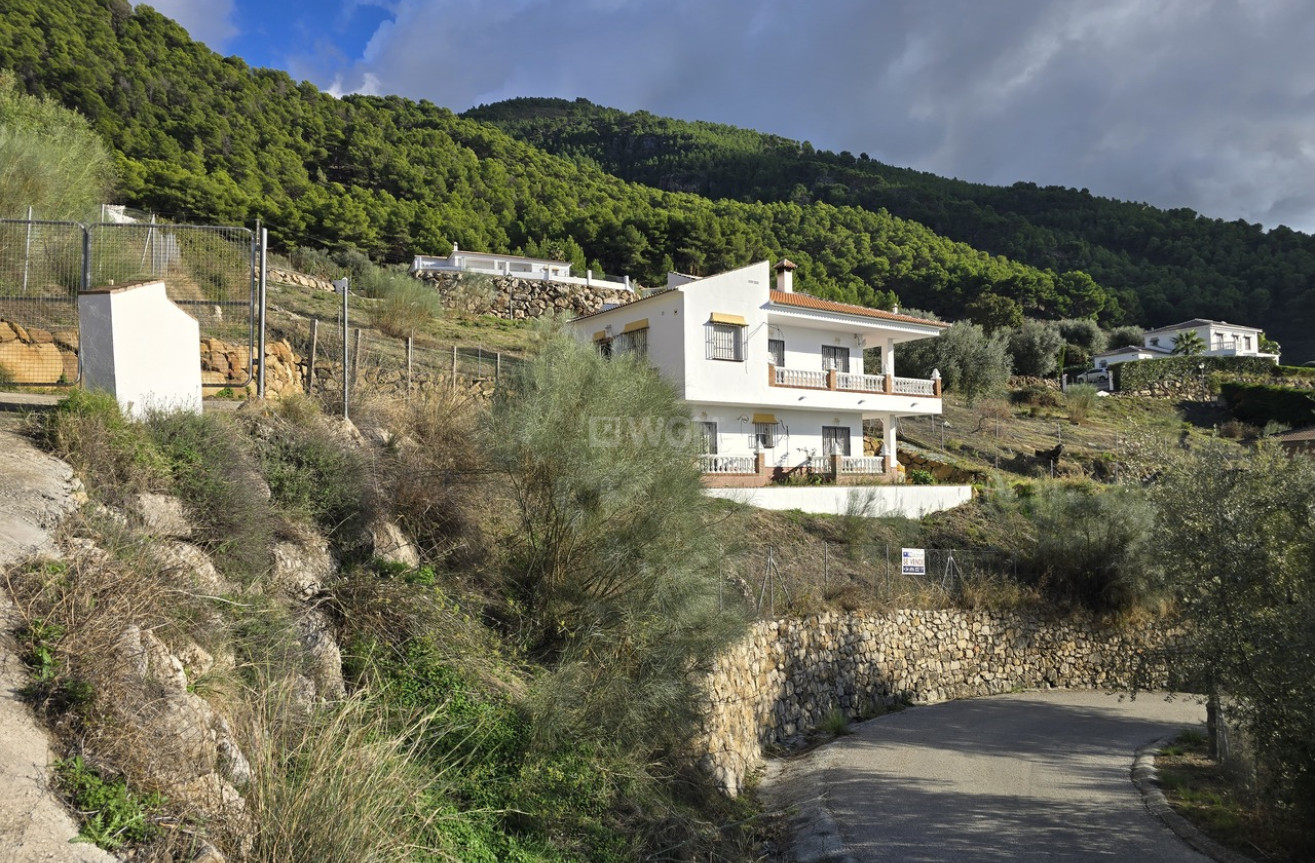 Resale - Villa - Alcaucín - Inland