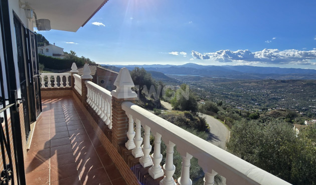 Resale - Villa - Alcaucín - Inland