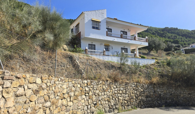 Resale - Villa - Alcaucín - Inland