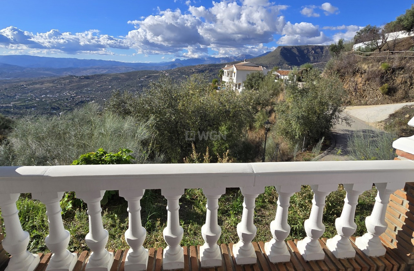 Resale - Villa - Alcaucín - Inland