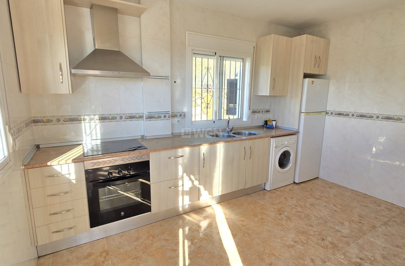 Resale - Villa - Alcaucín - Inland