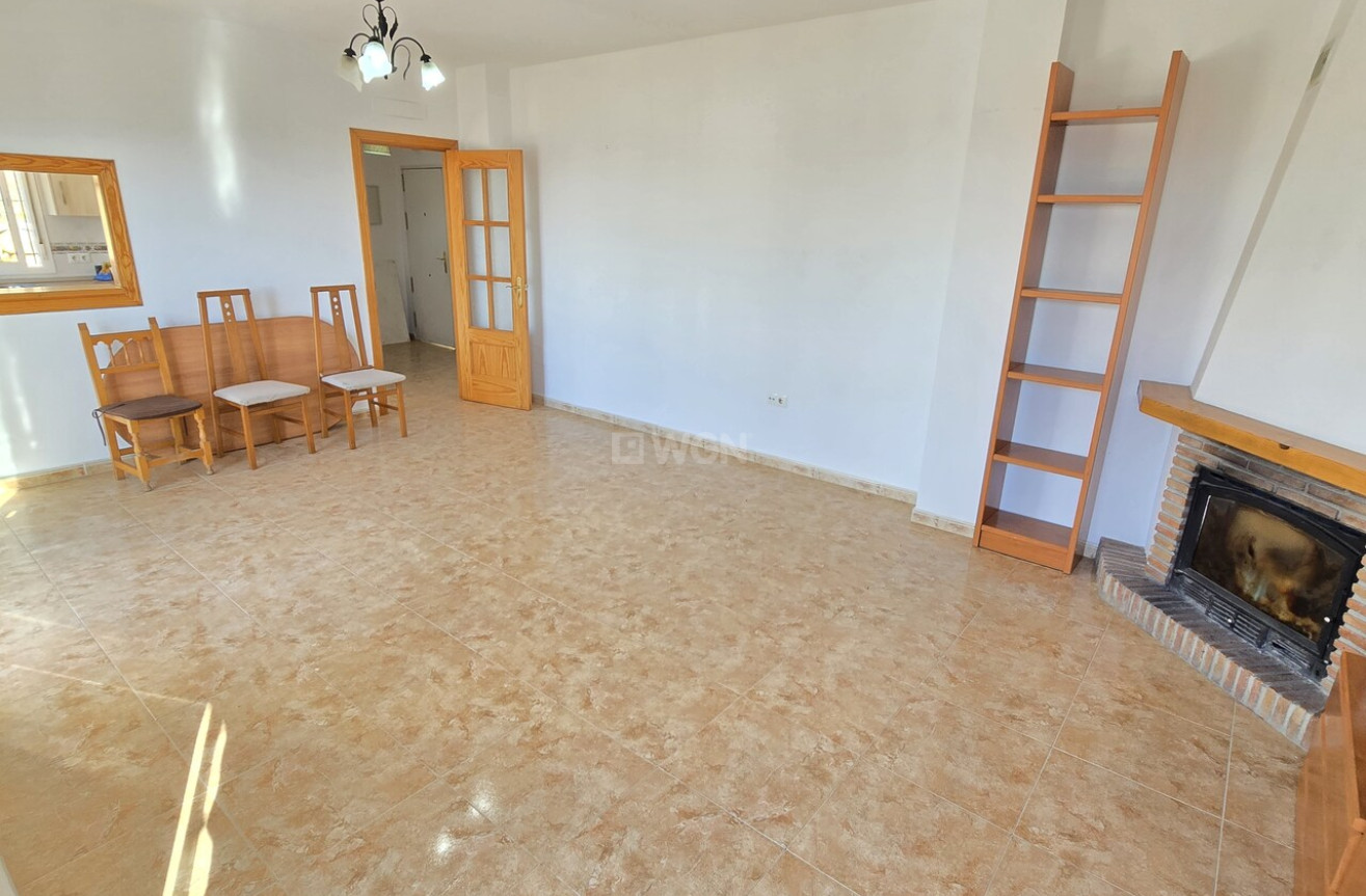 Resale - Villa - Alcaucín - Inland