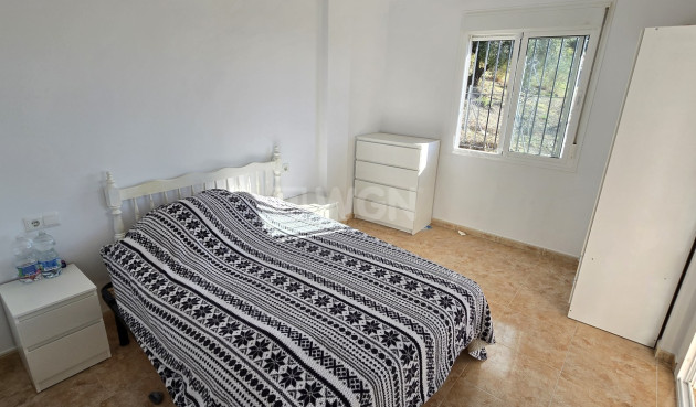 Resale - Villa - Alcaucín - Inland