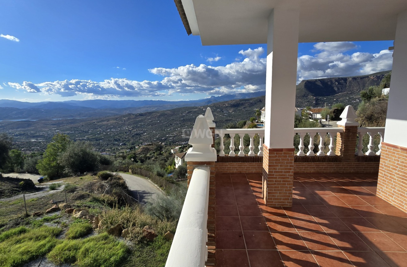 Resale - Villa - Alcaucín - Inland