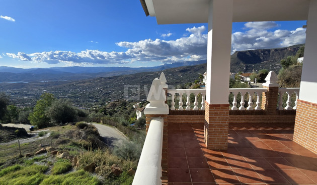 Resale - Villa - Alcaucín - Inland