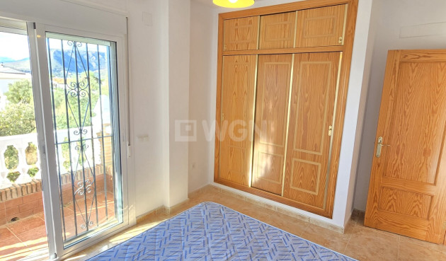 Resale - Villa - Alcaucín - Inland