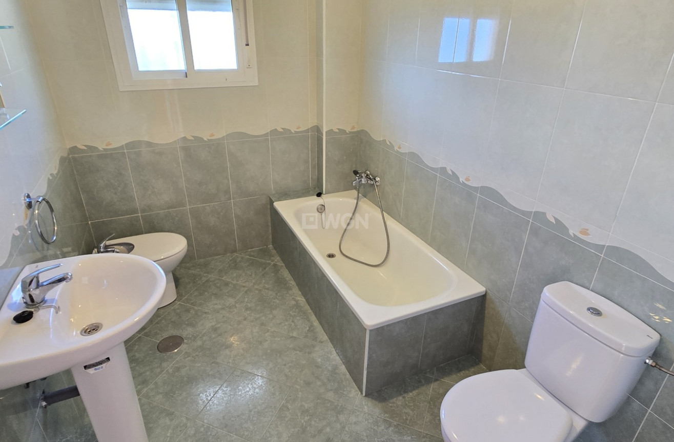 Resale - Villa - Alcaucín - Inland