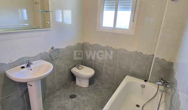 Resale - Villa - Alcaucín - Inland