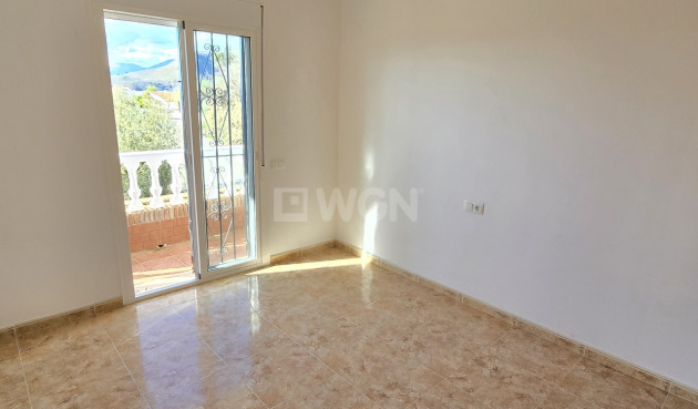 Resale - Villa - Alcaucín - Inland