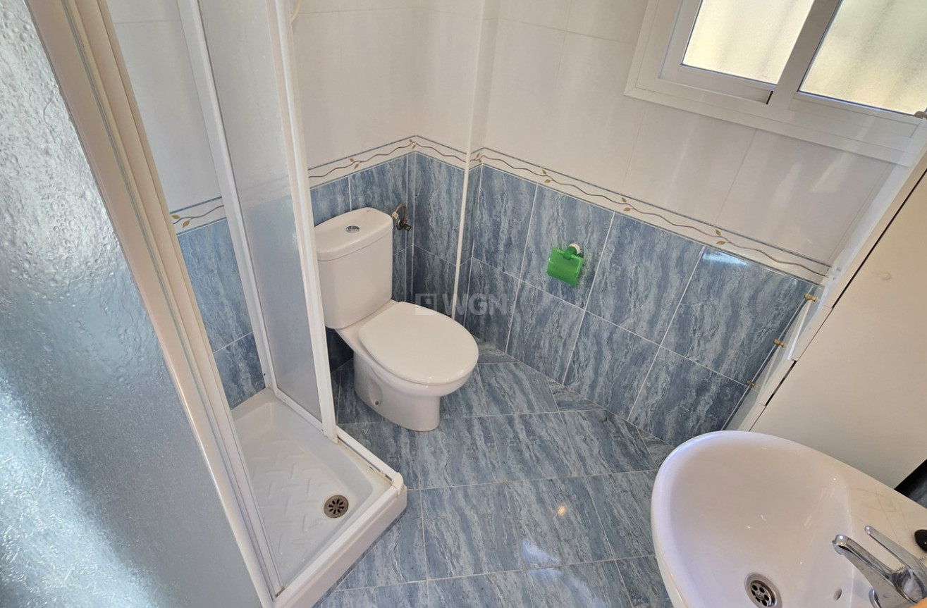 Resale - Villa - Alcaucín - Inland