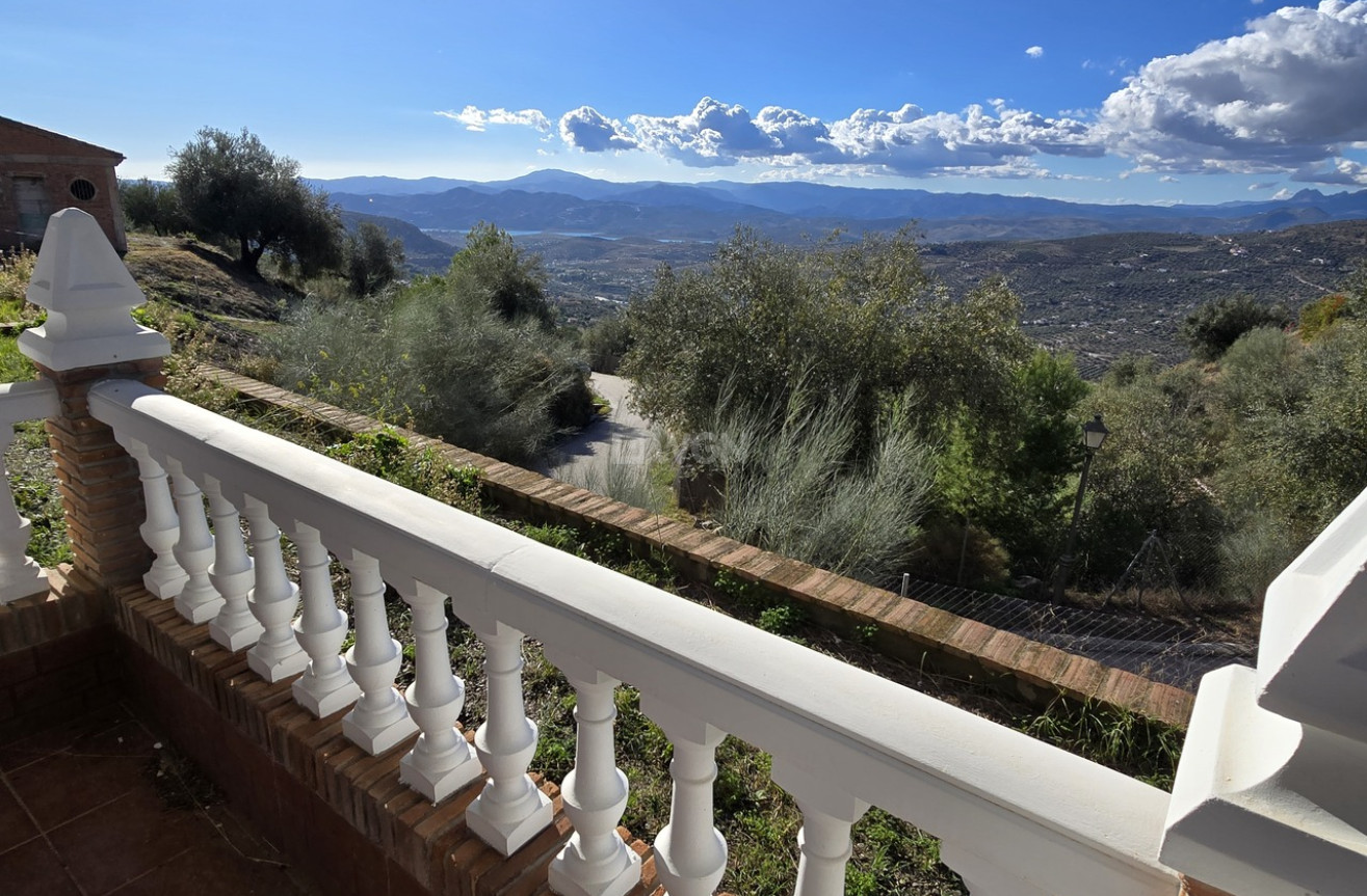 Resale - Villa - Alcaucín - Inland