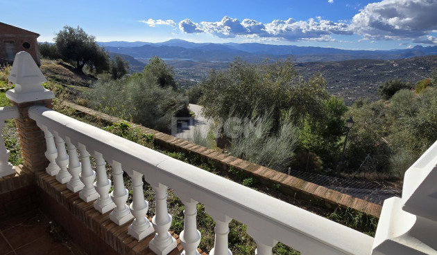 Resale - Villa - Alcaucín - Inland