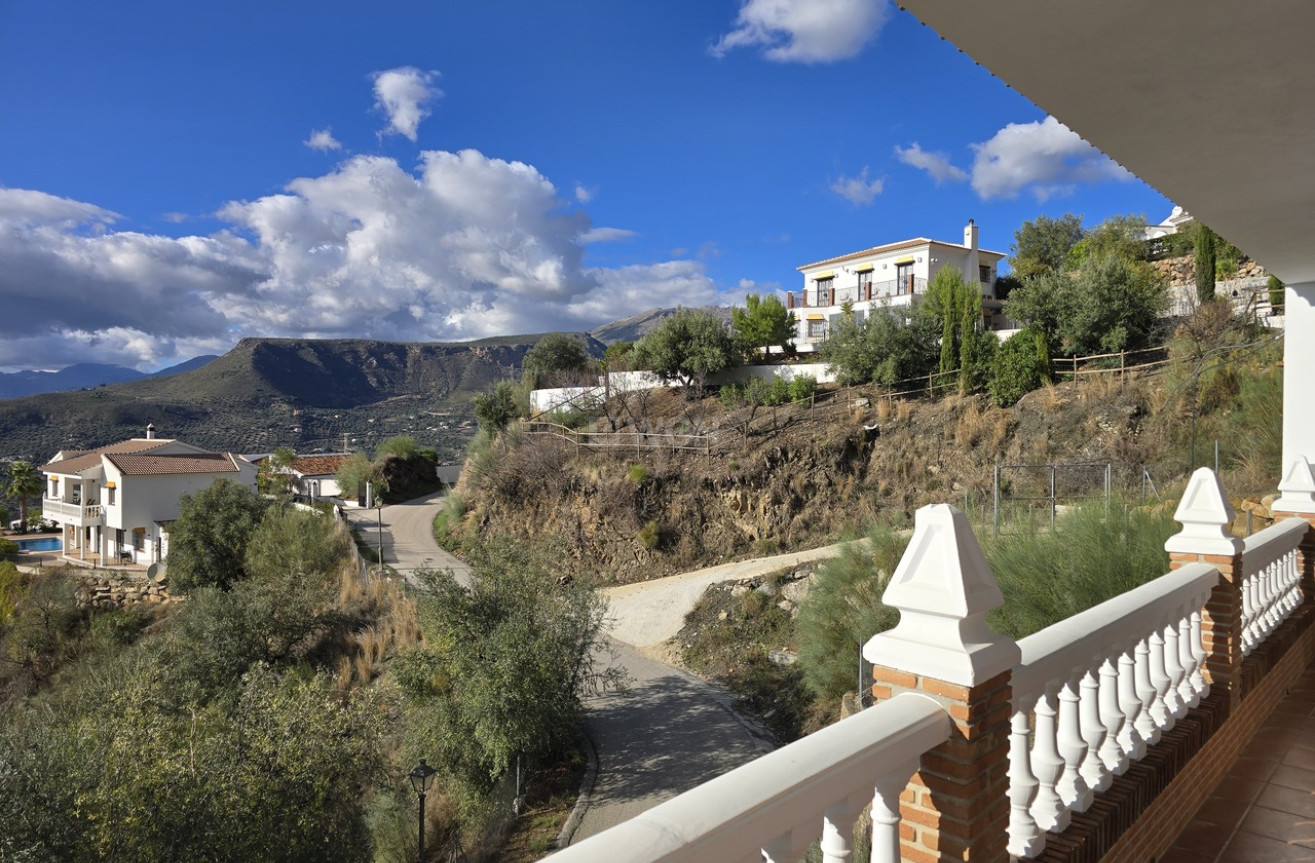 Resale - Villa - Alcaucín - Inland