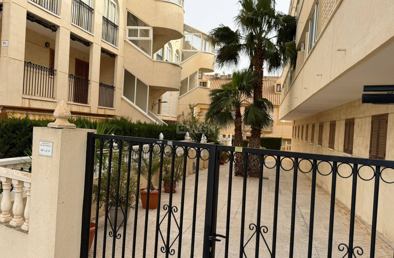 Resale - Apartment / flat - Orihuela Costa - La Regia