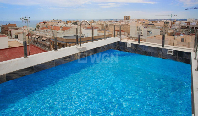 Odsprzedaż - Mieszkanie w bloku - Torrevieja - Playa del Cura
