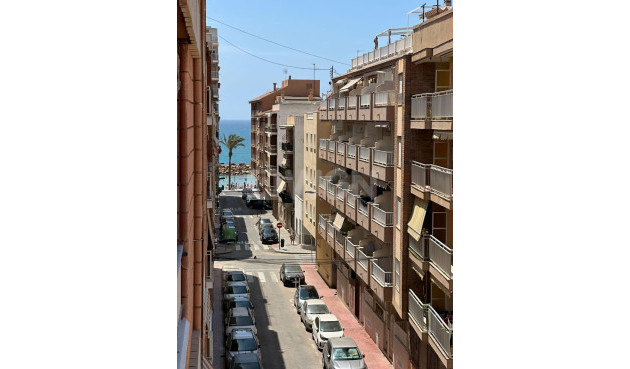 Odsprzedaż - Mieszkanie w bloku - Torrevieja - Playa del Cura