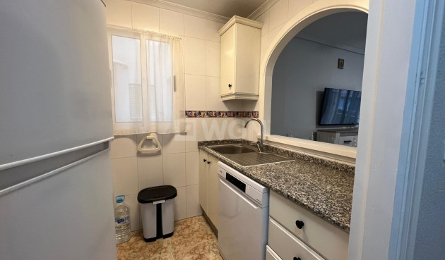 Odsprzedaż - Mieszkanie w bloku - Torrevieja - Centro