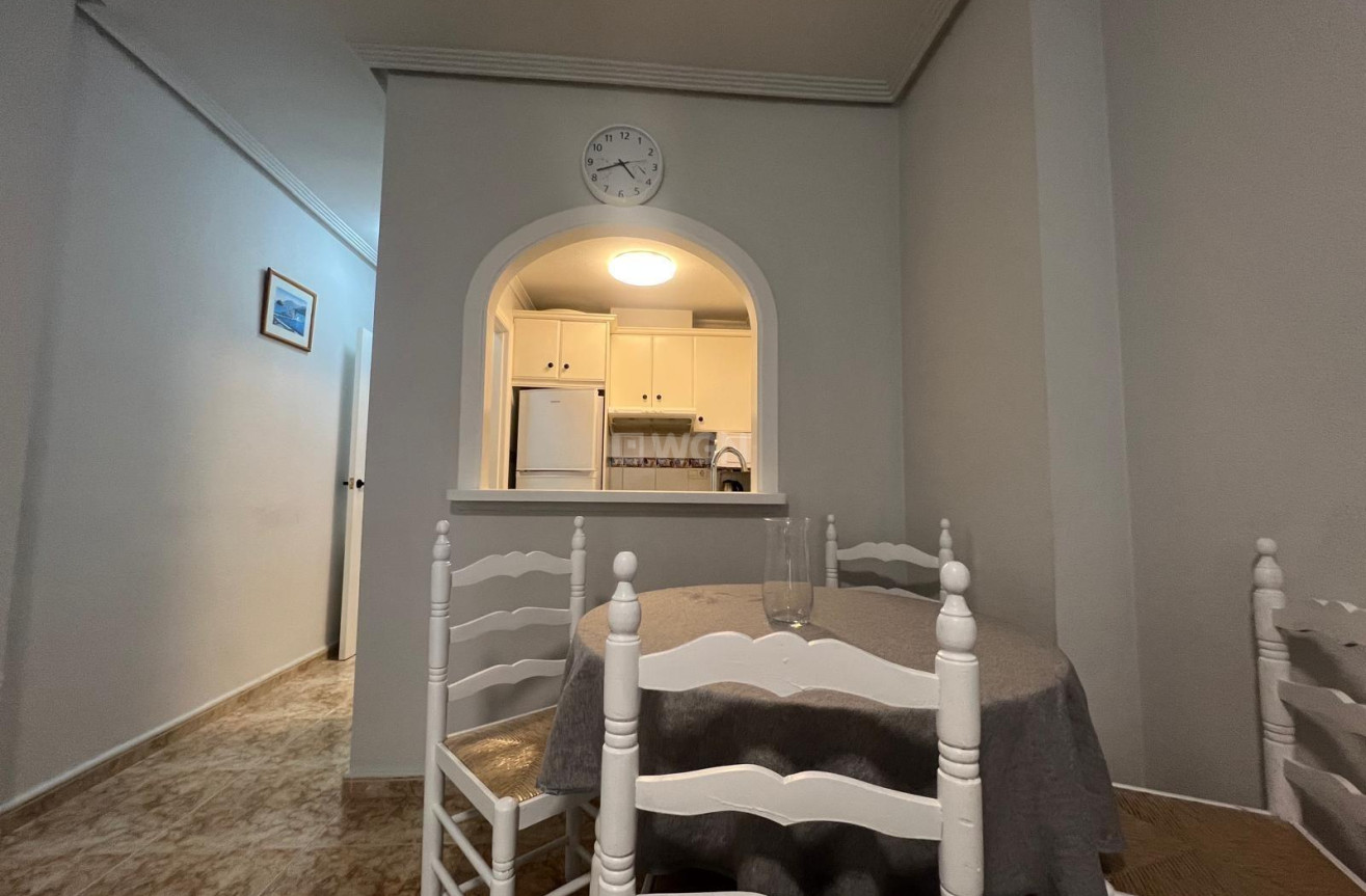 Odsprzedaż - Mieszkanie w bloku - Torrevieja - Centro
