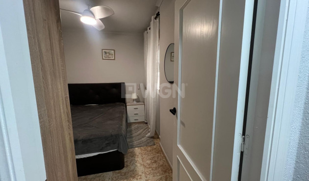 Odsprzedaż - Mieszkanie w bloku - Torrevieja - Centro