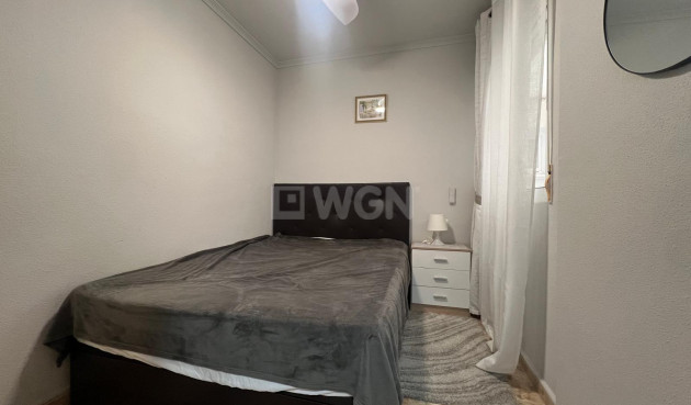 Odsprzedaż - Mieszkanie w bloku - Torrevieja - Centro