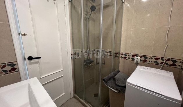 Odsprzedaż - Mieszkanie w bloku - Torrevieja - Centro