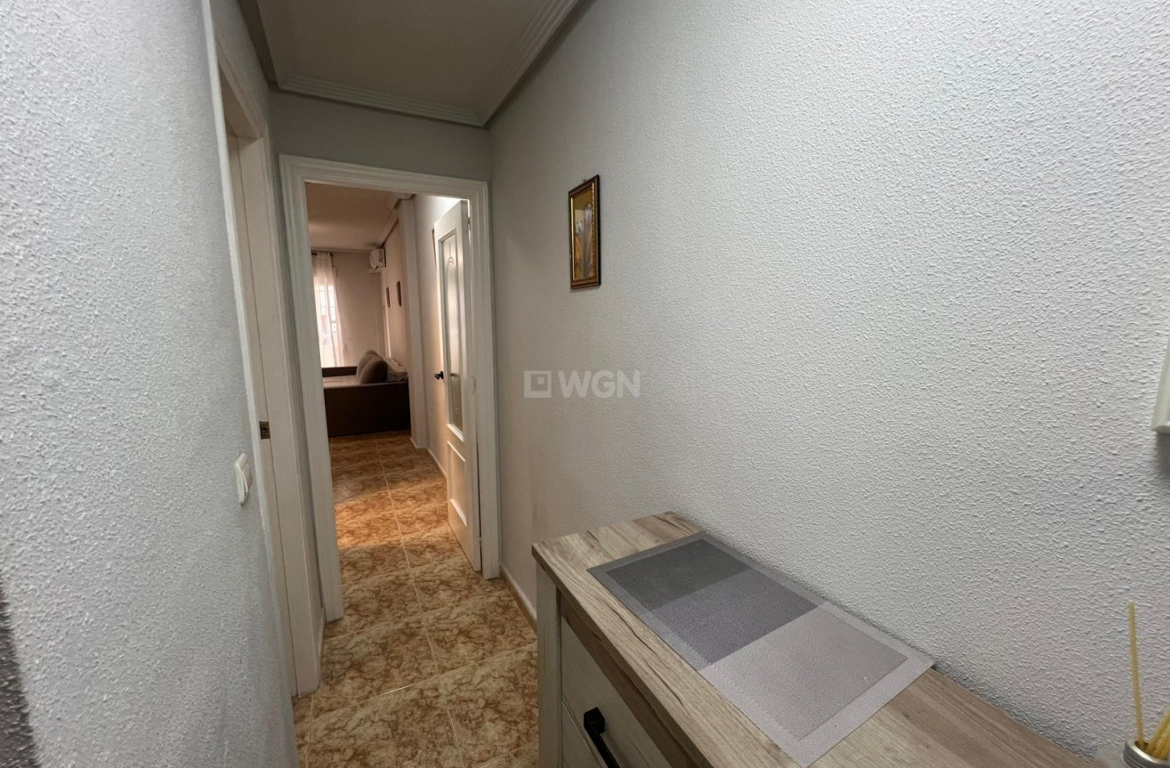 Odsprzedaż - Mieszkanie w bloku - Torrevieja - Centro