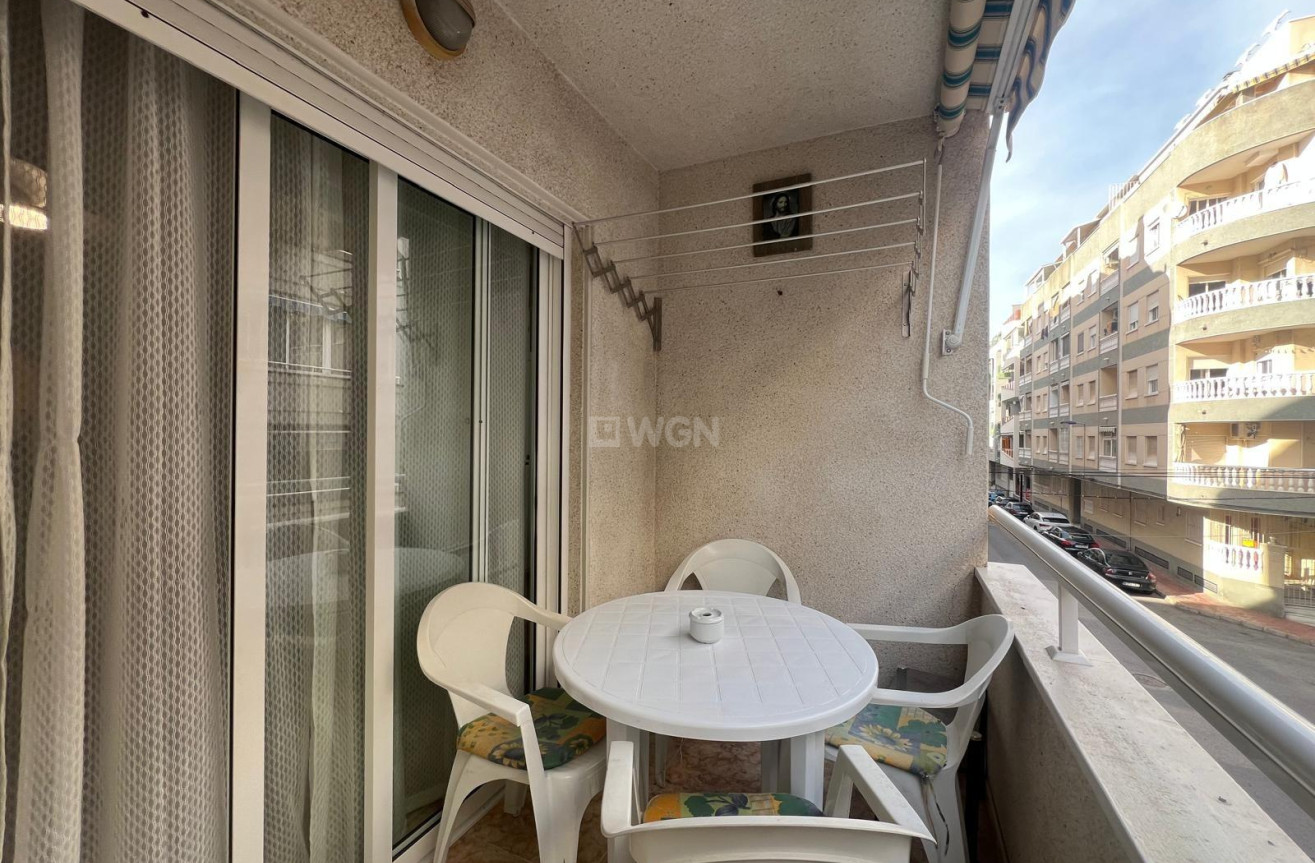 Odsprzedaż - Mieszkanie w bloku - Torrevieja - Centro