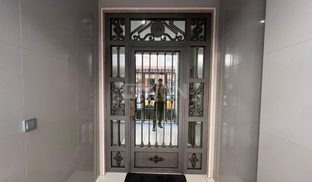 Odsprzedaż - Mieszkanie w bloku - Torrevieja - Centro