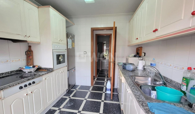 Odsprzedaż - Mieszkanie w bloku - Torrevieja - Centro