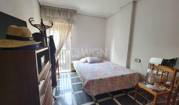 Odsprzedaż - Mieszkanie w bloku - Torrevieja - Centro